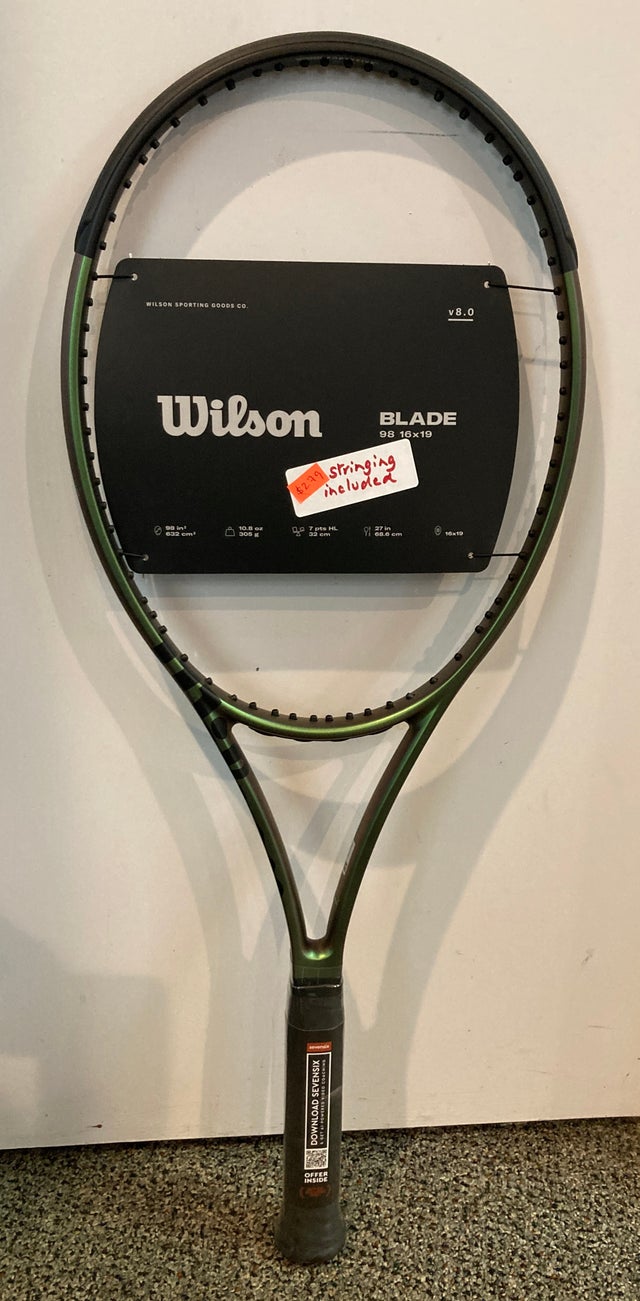Wilson Blade 100L V8 tennis racket